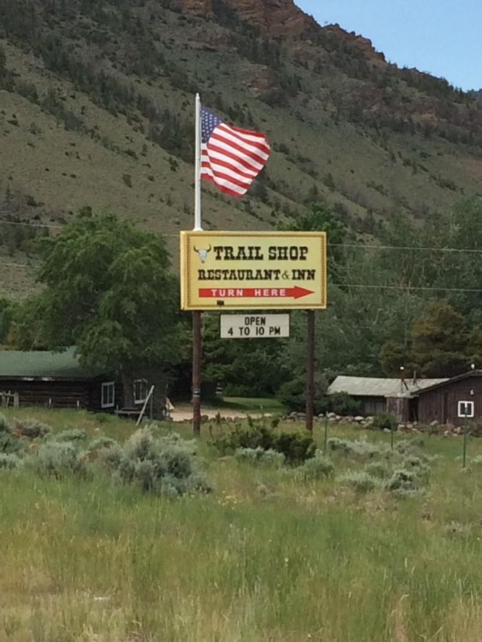 Trail Shop Inn Wapiti Buitenkant foto